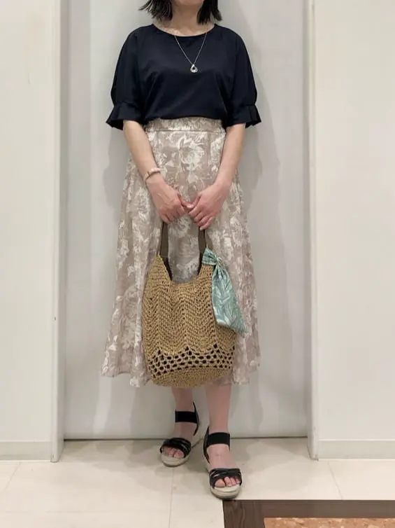 ANY SIS スタッフ コーディネート画像