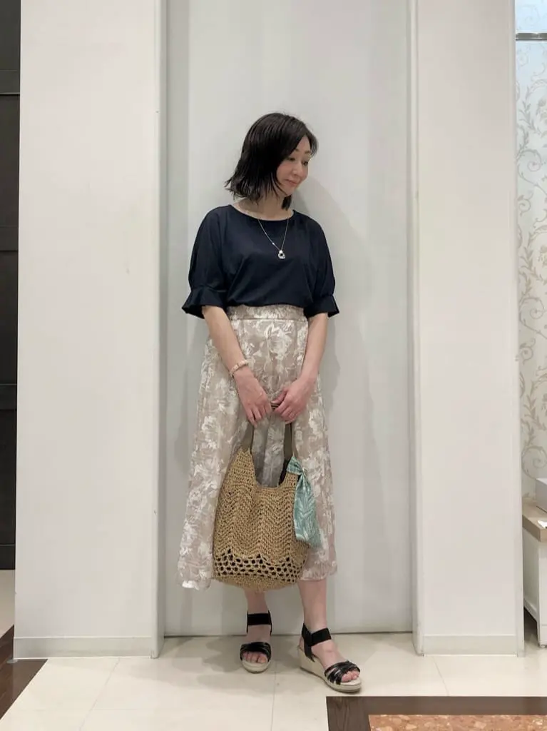 ANY SIS スタッフ コーディネート画像