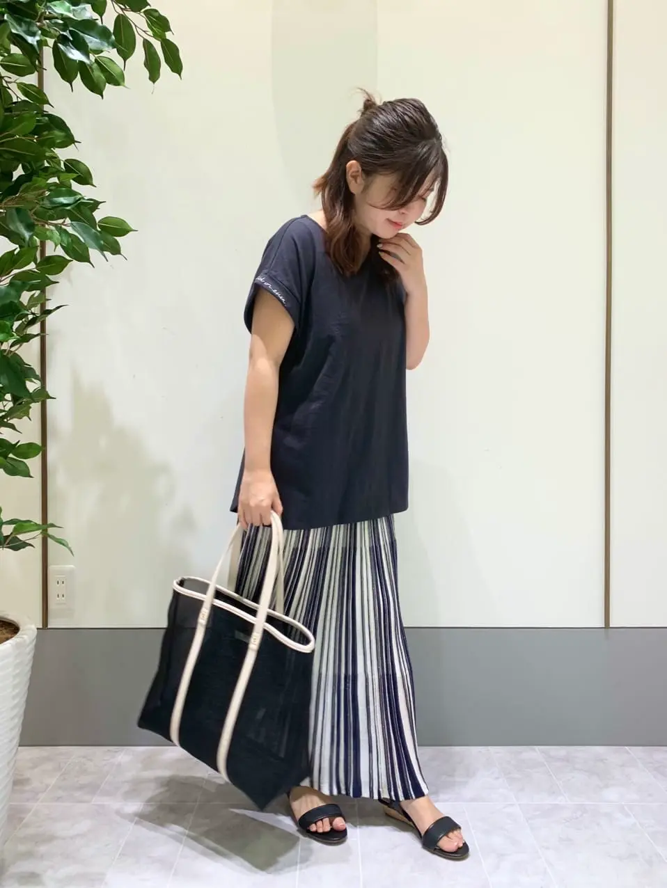 ANY SIS スタッフ コーディネート画像