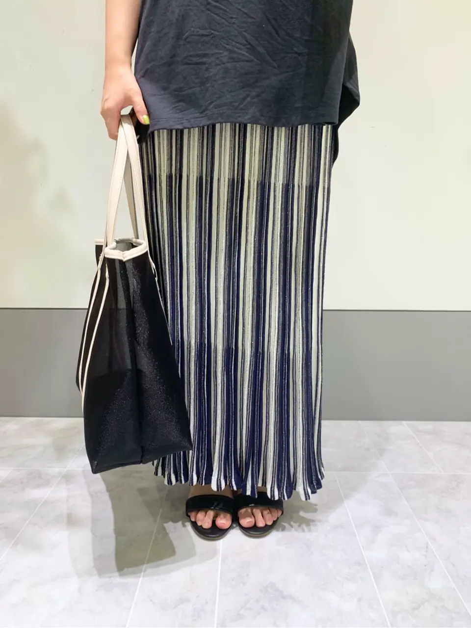 ANY SIS スタッフ コーディネート画像