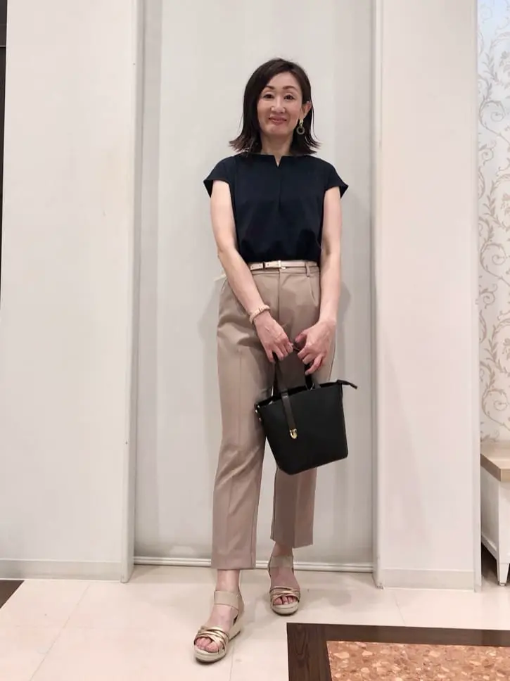 ANY SIS スタッフ コーディネート画像