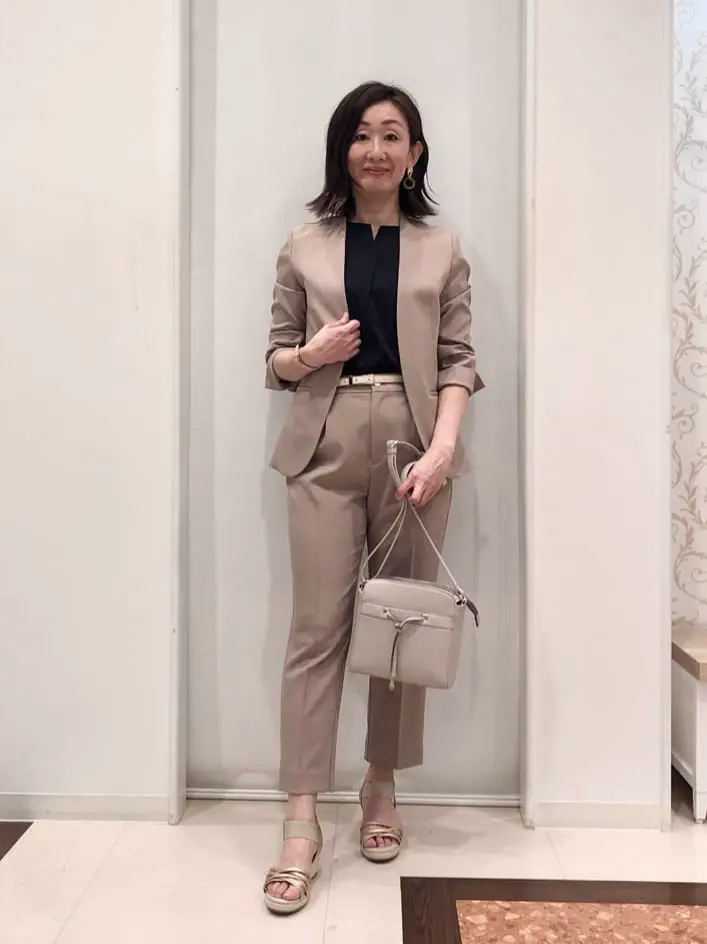 ANY SIS スタッフ コーディネート画像