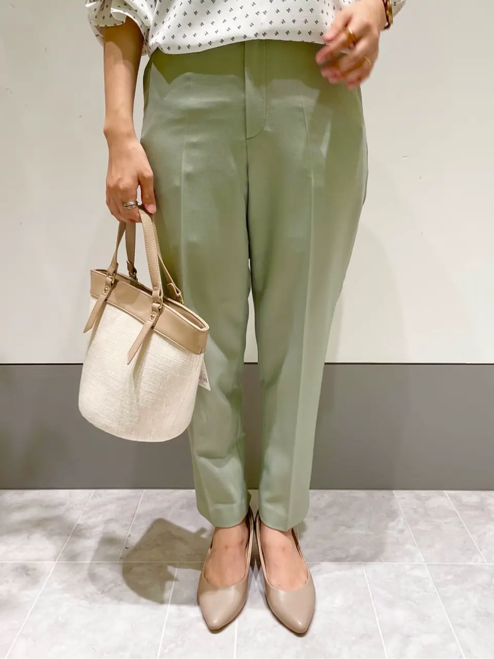 ANY SIS スタッフ コーディネート画像