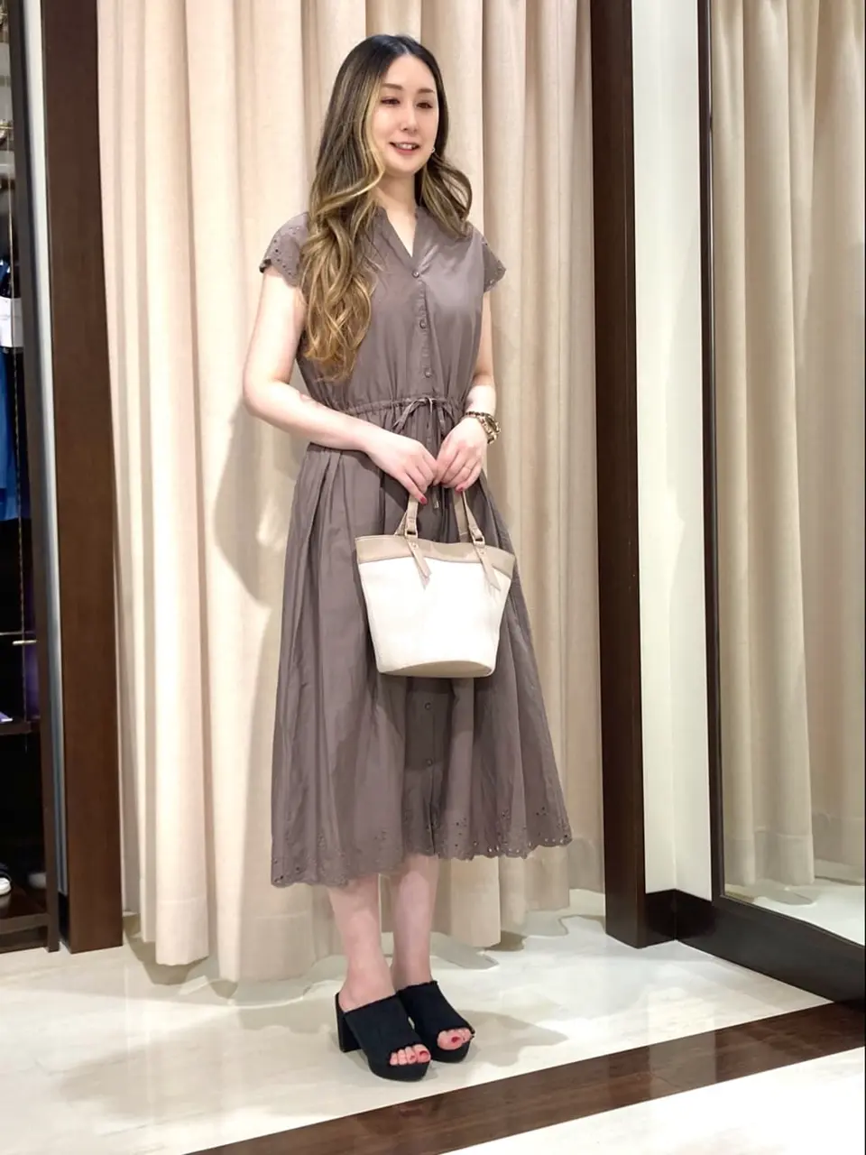 ANY SIS STAFF コーディネート画像