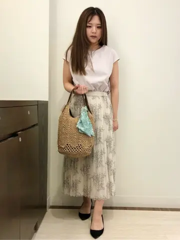 ANY SIS スタッフ コーディネート画像