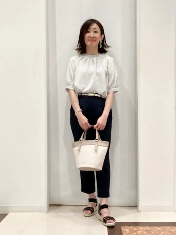 ANY SIS スタッフ コーディネート画像