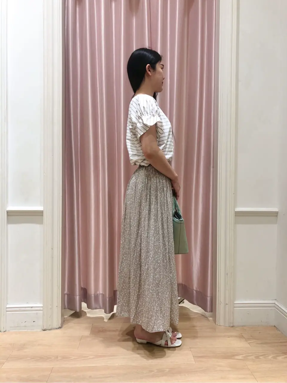 ANY SIS スタッフ コーディネート画像