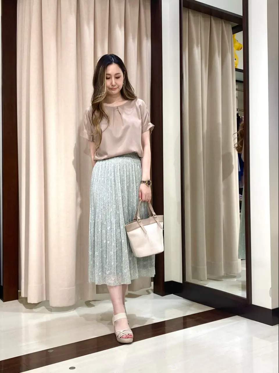 ANY SIS STAFF コーディネート画像