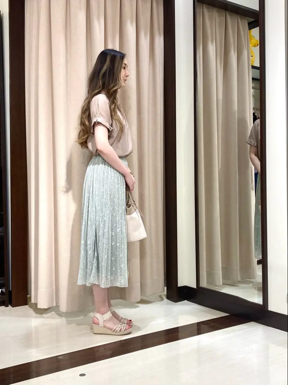 ANY SIS STAFF コーディネート画像