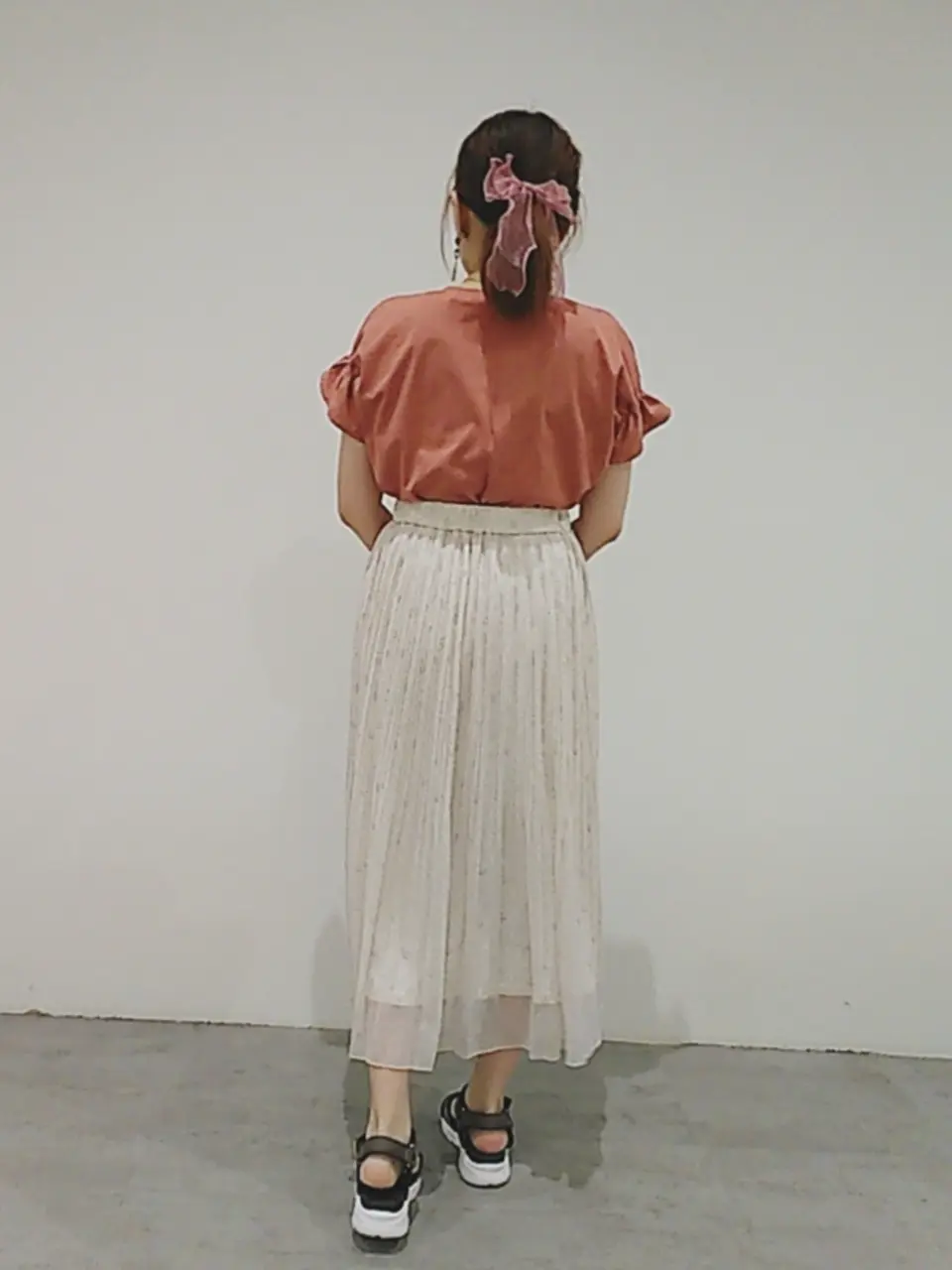 ANY SIS 川根　彩 コーディネート画像