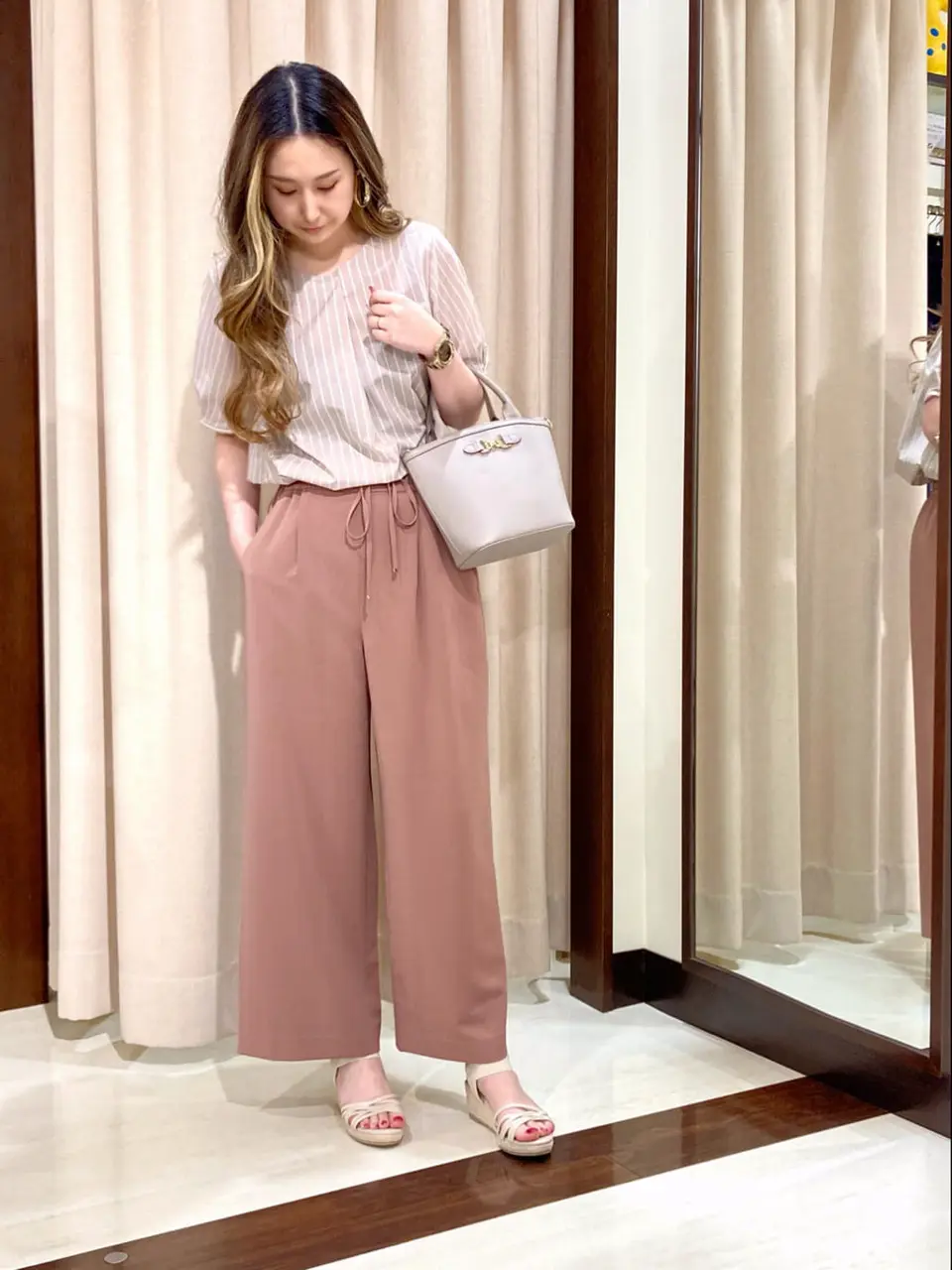 ANY SIS STAFF コーディネート画像