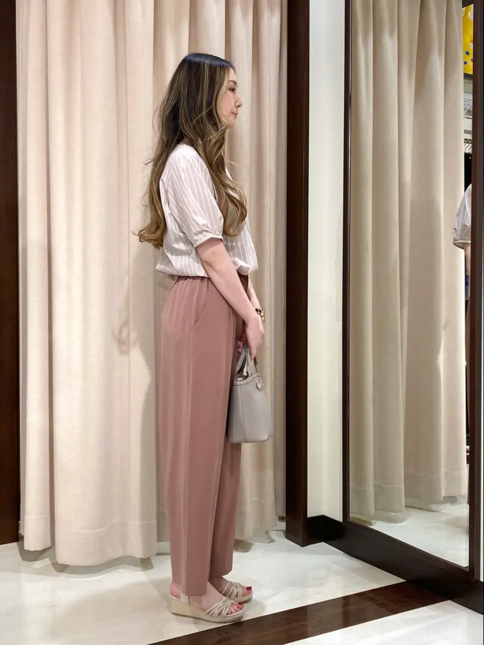 ANY SIS STAFF コーディネート画像