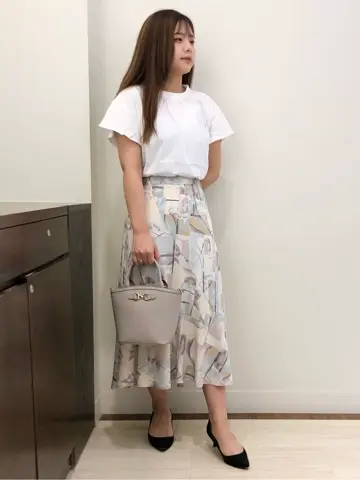 ANY SIS スタッフ コーディネート画像