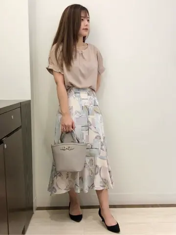 ANY SIS スタッフ コーディネート画像