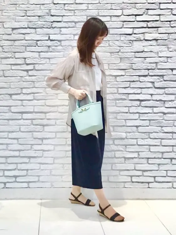 ANY SIS スタッフ コーディネート画像