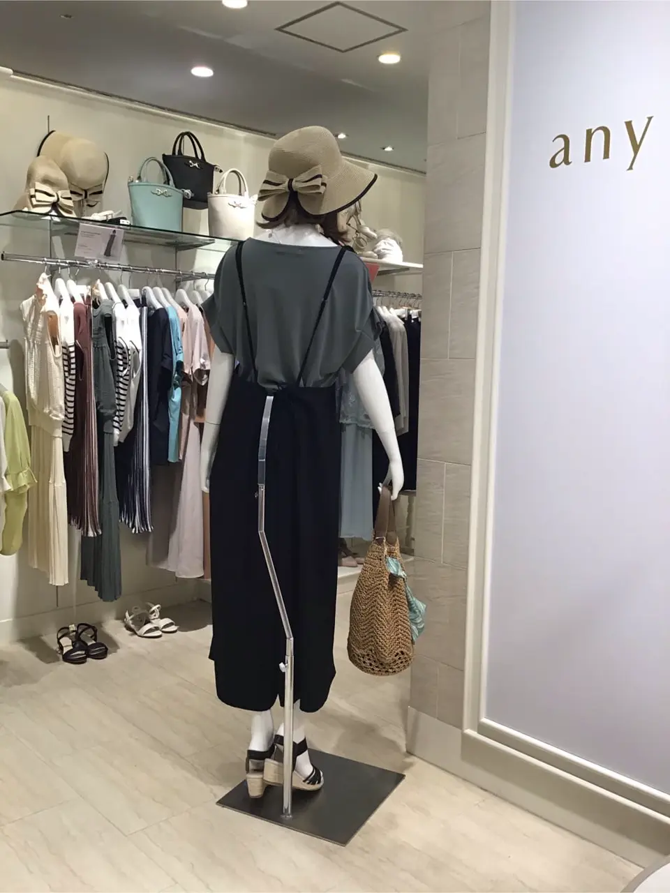 ANY SIS 島崎 コーディネート画像