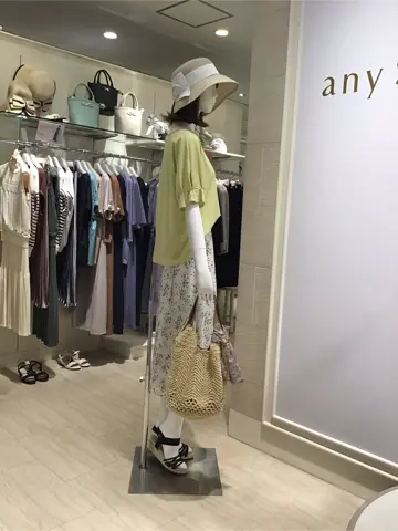 ANY SIS スタッフ コーディネート画像