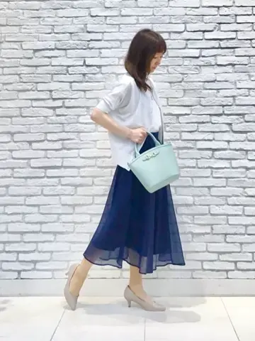 ANY SIS スタッフ コーディネート画像