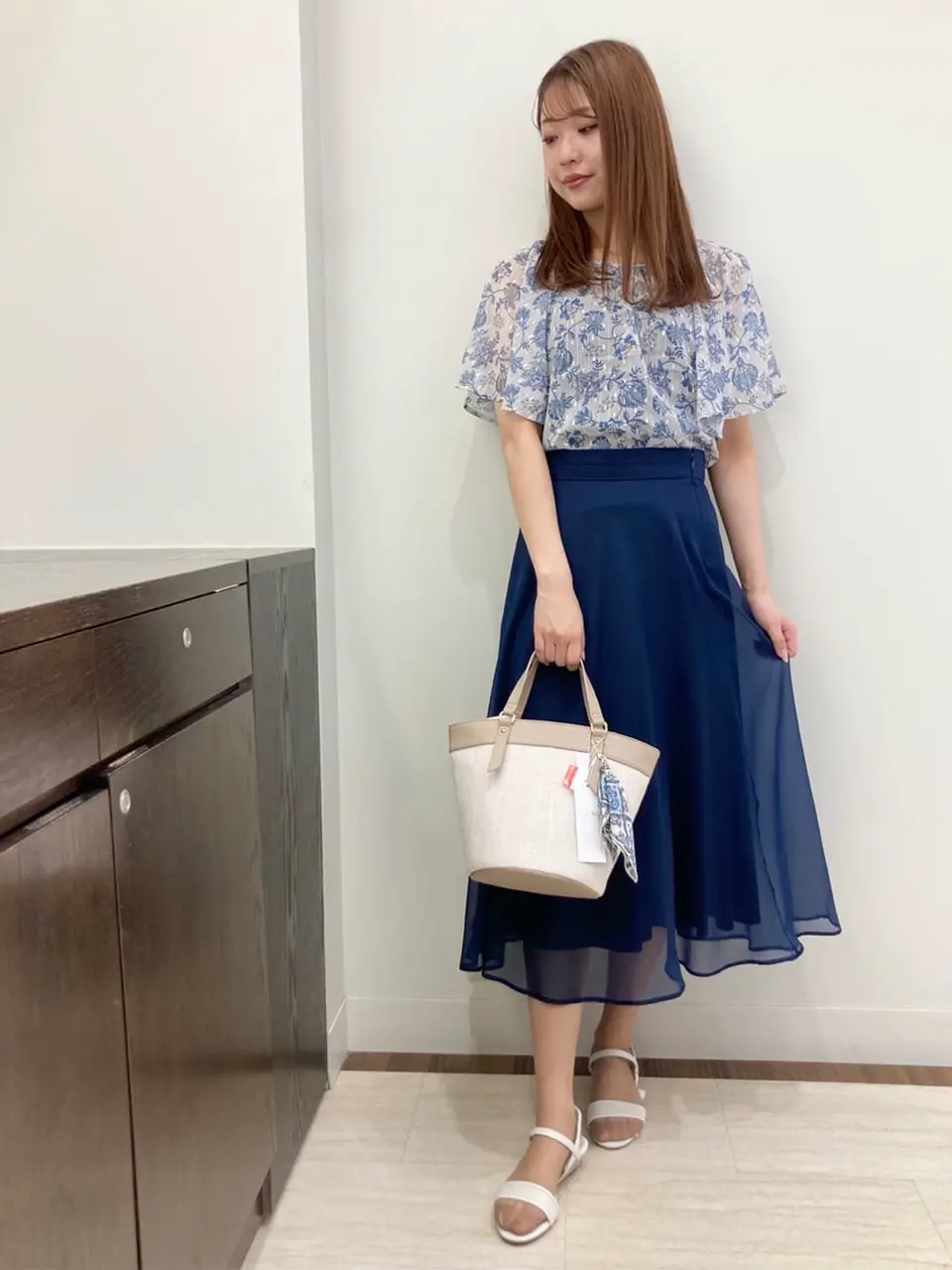 ANY SIS スタッフ コーディネート画像