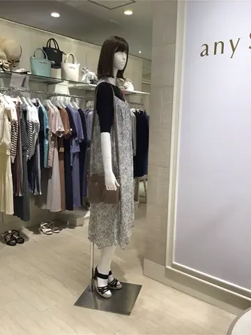 ANY SIS スタッフ コーディネート画像