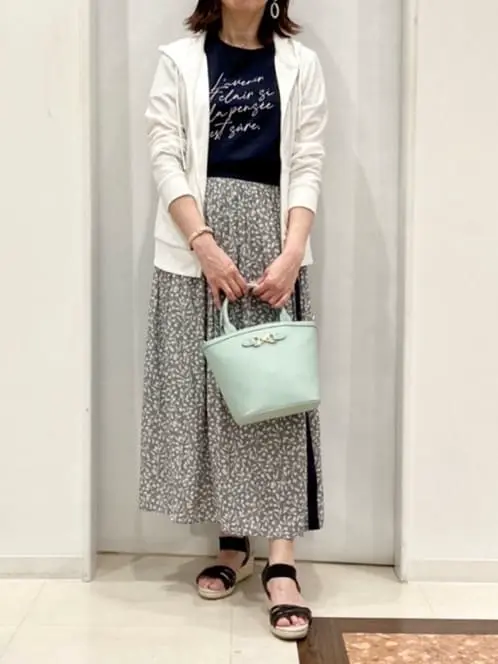 ANY SIS スタッフ コーディネート画像