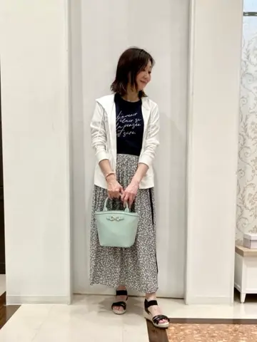 ANY SIS スタッフ コーディネート画像