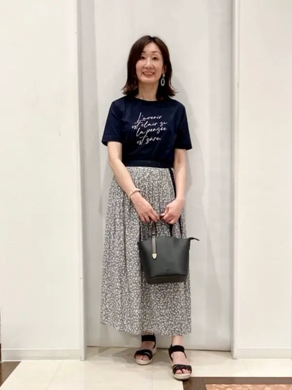 ANY SIS スタッフ コーディネート画像