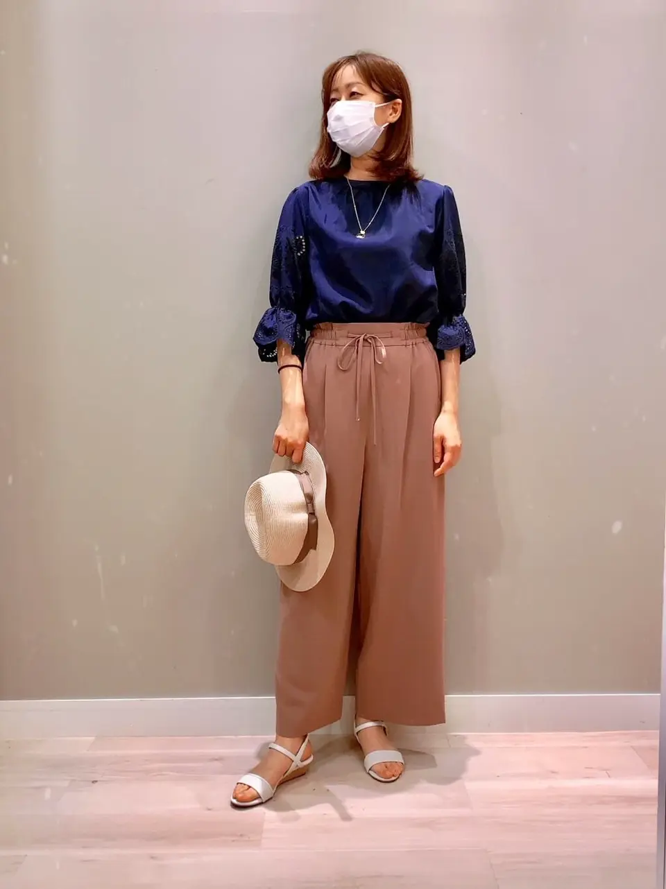 ANY SIS スタッフ コーディネート画像