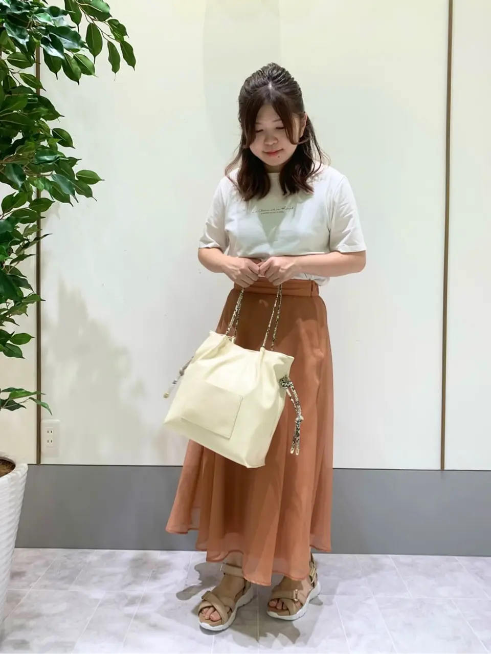 ANY SIS スタッフ コーディネート画像