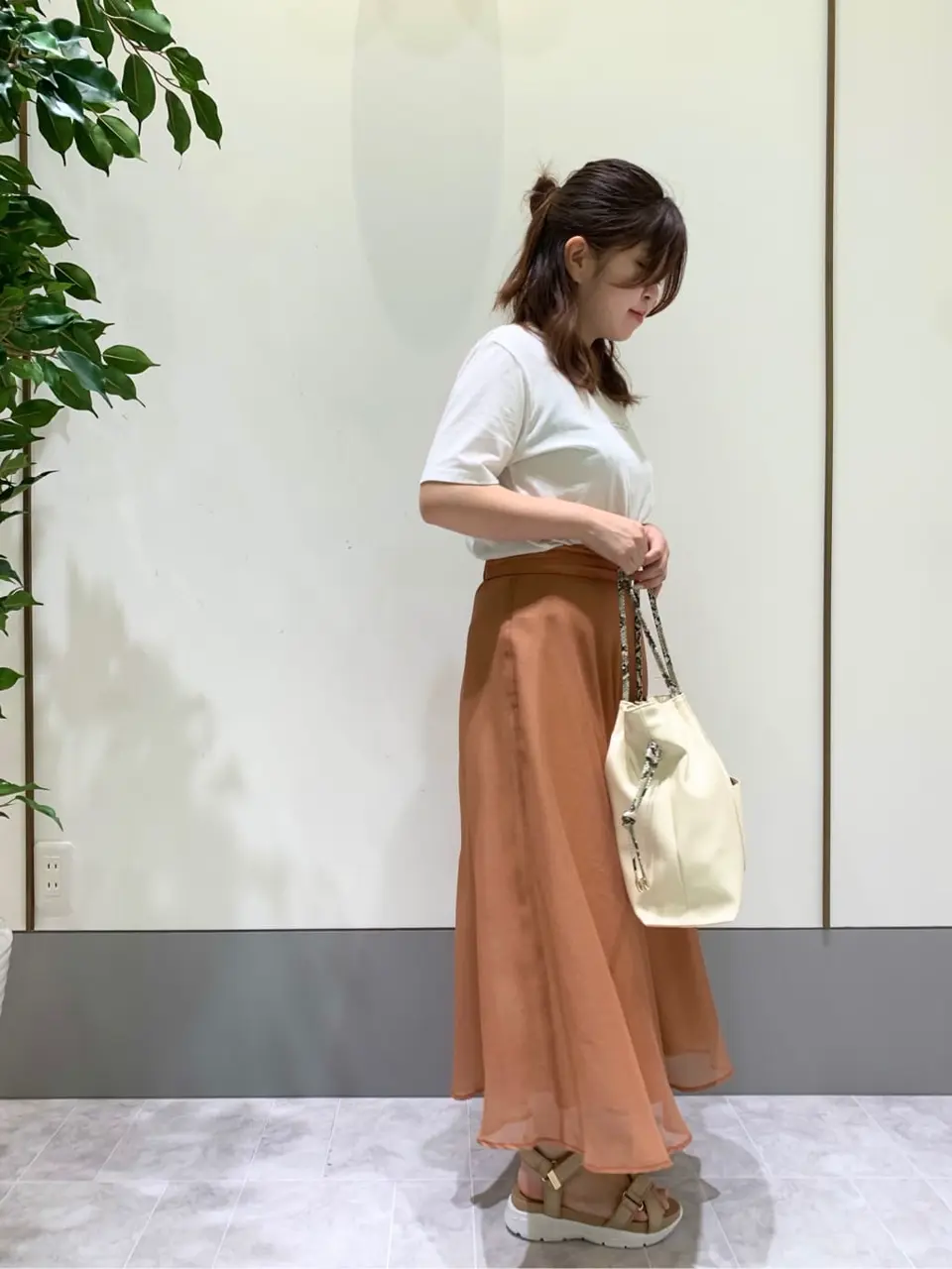 ANY SIS スタッフ コーディネート画像