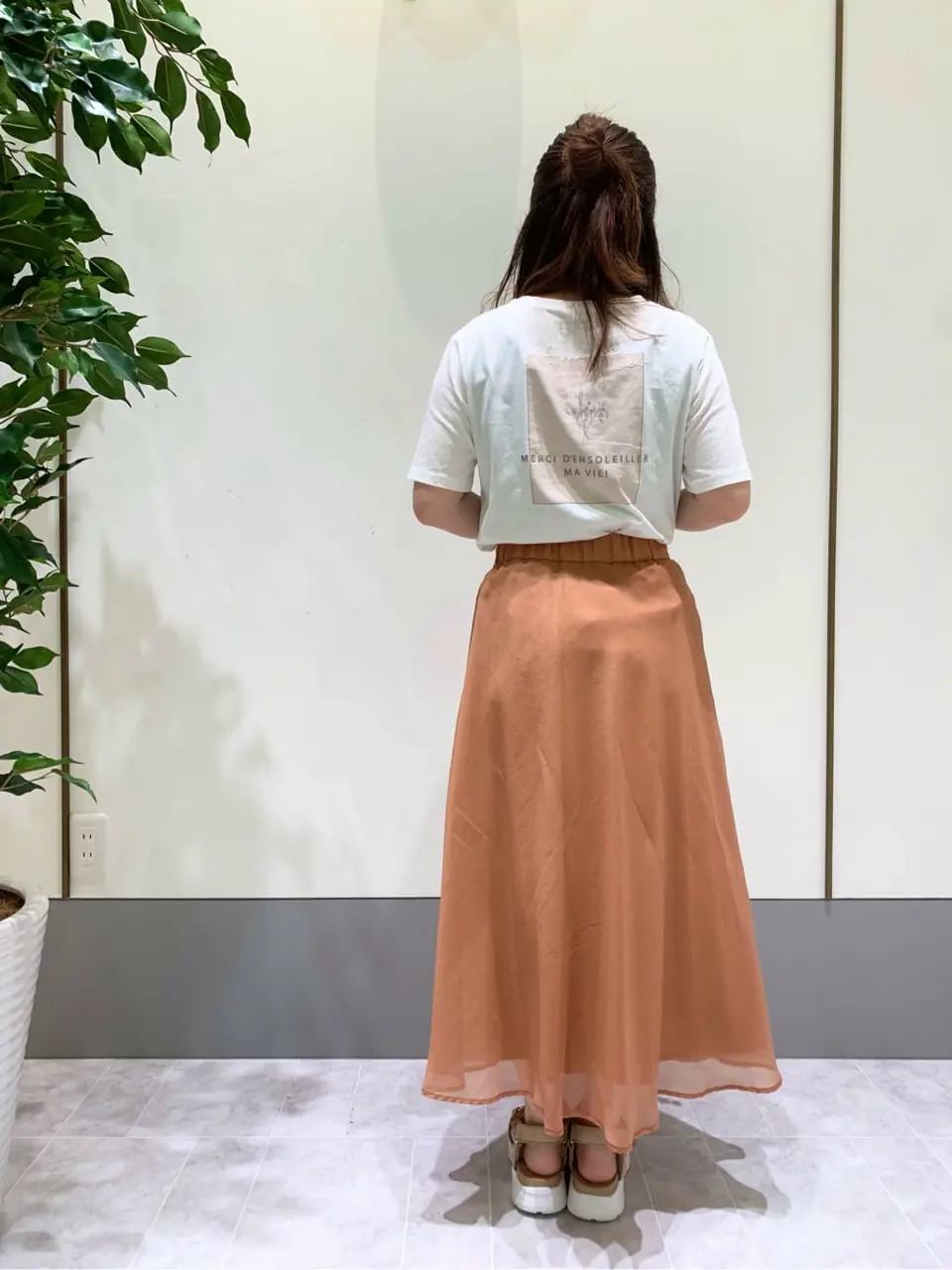 ANY SIS スタッフ コーディネート画像