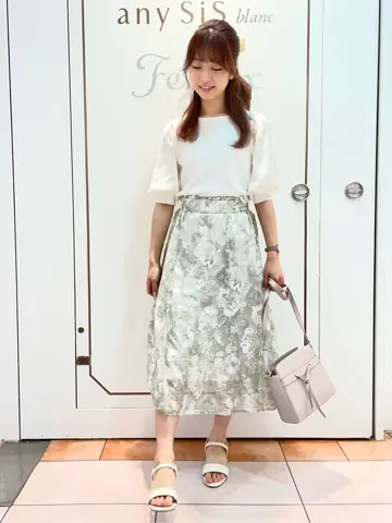 ANY SIS スタッフ コーディネート画像