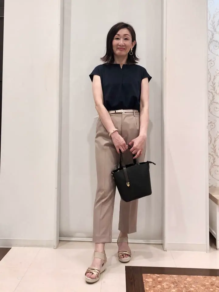 ANY SIS スタッフ コーディネート画像