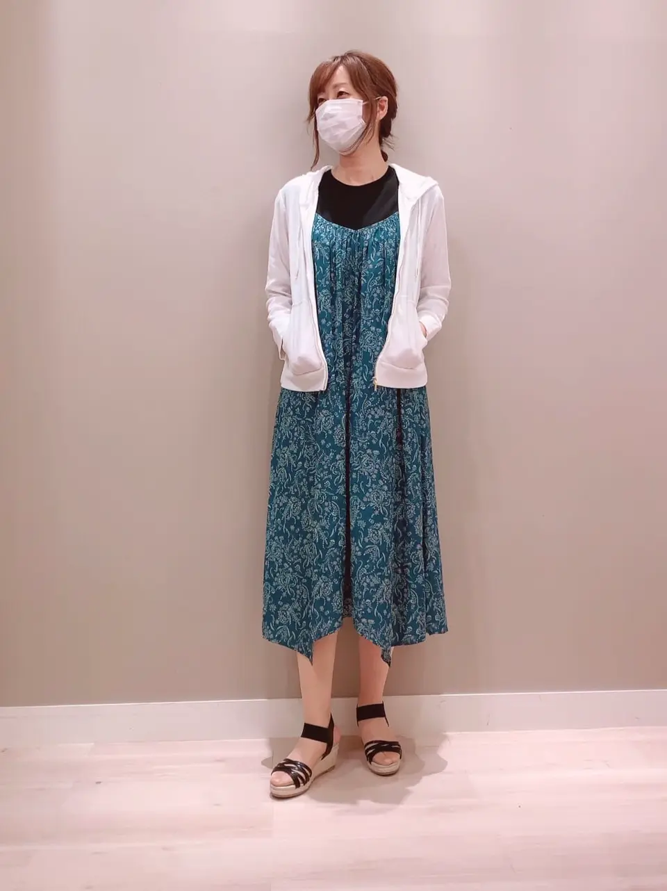 ANY SIS スタッフ コーディネート画像