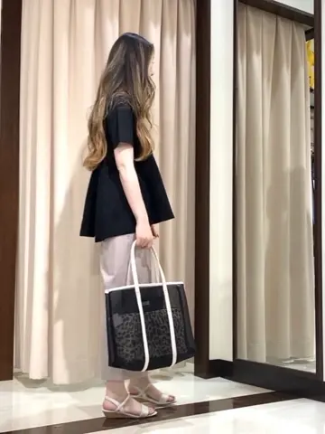 ANY SIS STAFF コーディネート画像