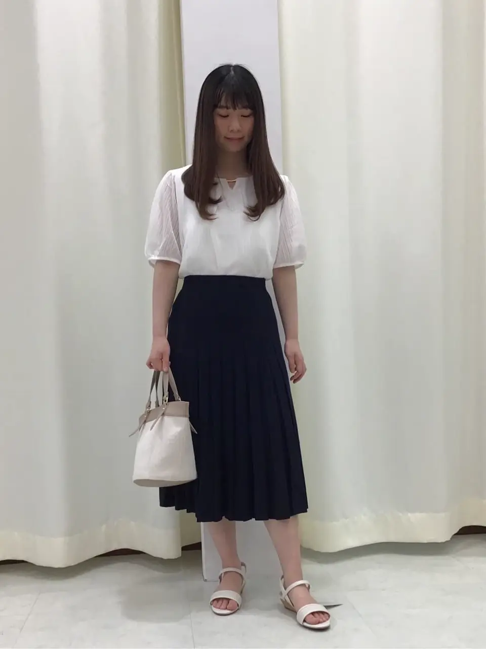 ANY SIS スタッフ コーディネート画像