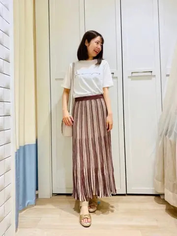 ANY SIS スタッフ コーディネート画像