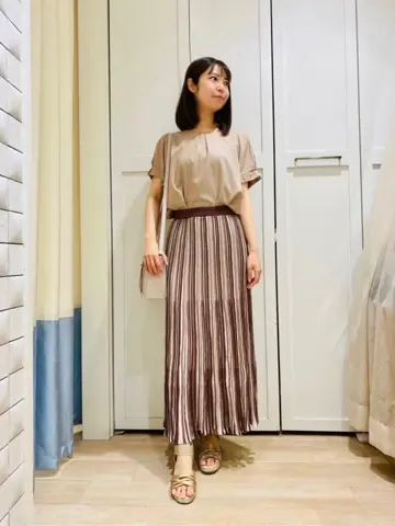 ANY SIS スタッフ コーディネート画像