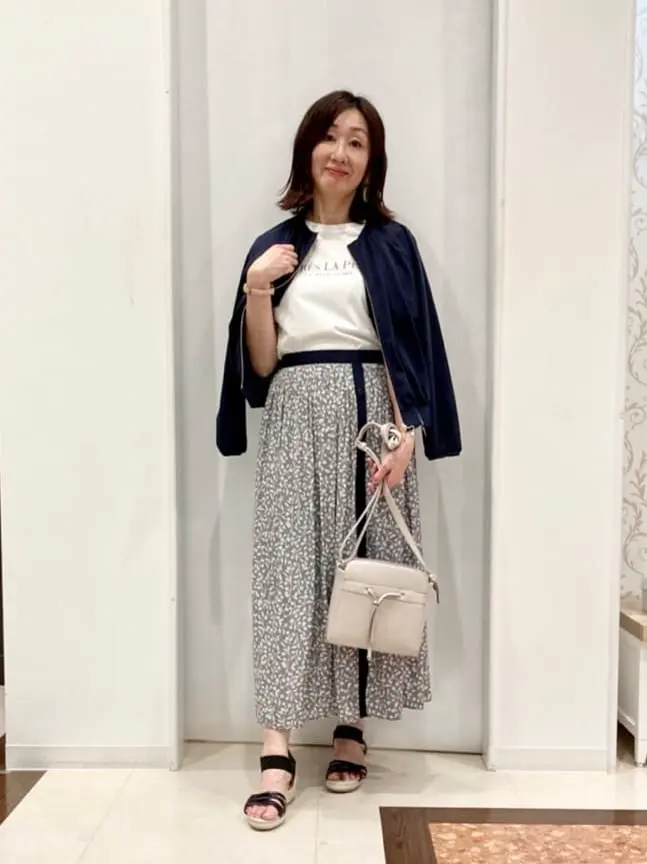 ANY SIS スタッフ コーディネート画像