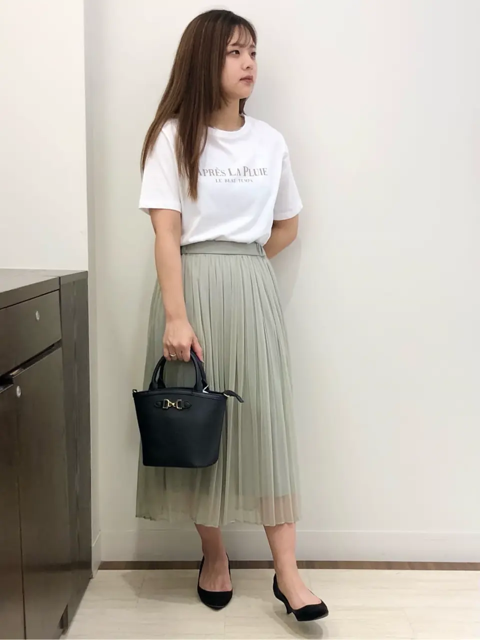 ANY SIS スタッフ コーディネート画像