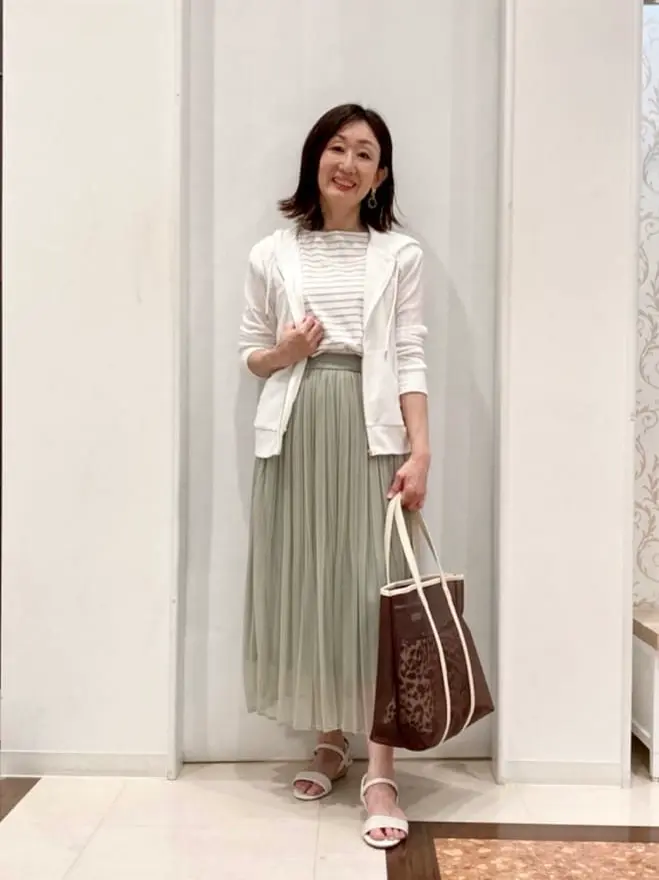 ANY SIS スタッフ コーディネート画像