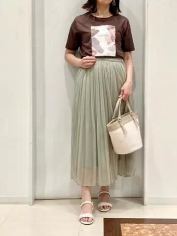 ANY SIS スタッフ コーディネート画像