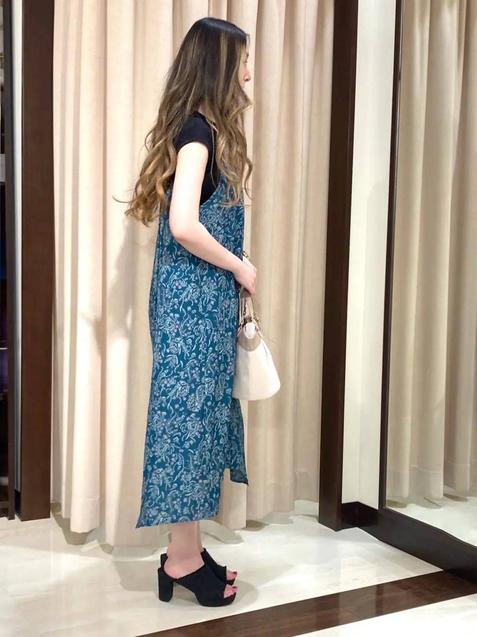 ANY SIS STAFF コーディネート画像