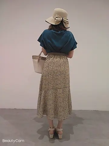 ANY SIS 川根　彩 コーディネート画像