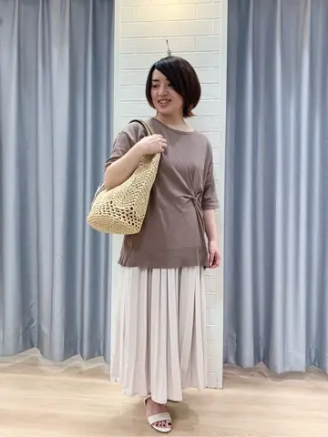 ANY SIS 丸岡 コーディネート画像