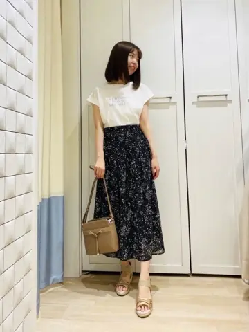 ANY SIS スタッフ コーディネート画像