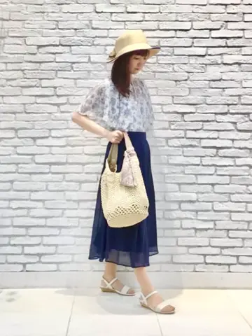 ANY SIS スタッフ コーディネート画像