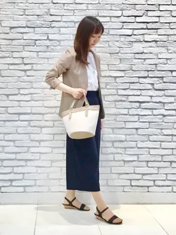 ANY SIS スタッフ コーディネート画像