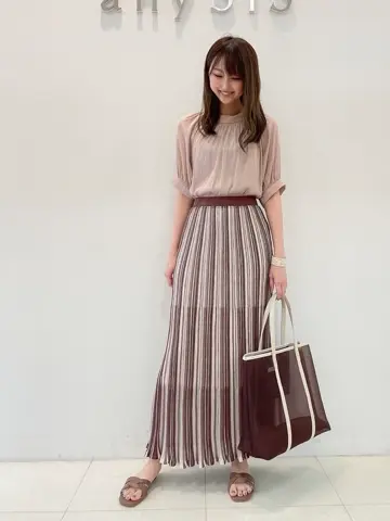 ANY SIS スタッフ コーディネート画像