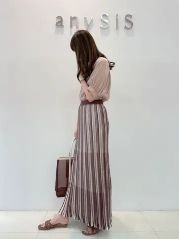 ANY SIS スタッフ コーディネート画像